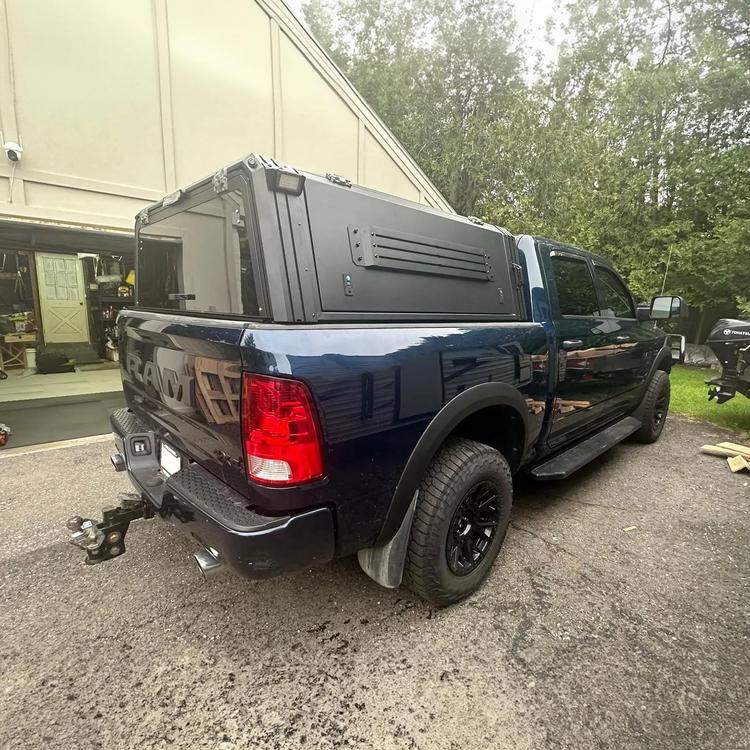 Roveroll Ford F-150 5.5 ft Bed Canopy - With Front Window, No Inside Plate - Full Size - NC003